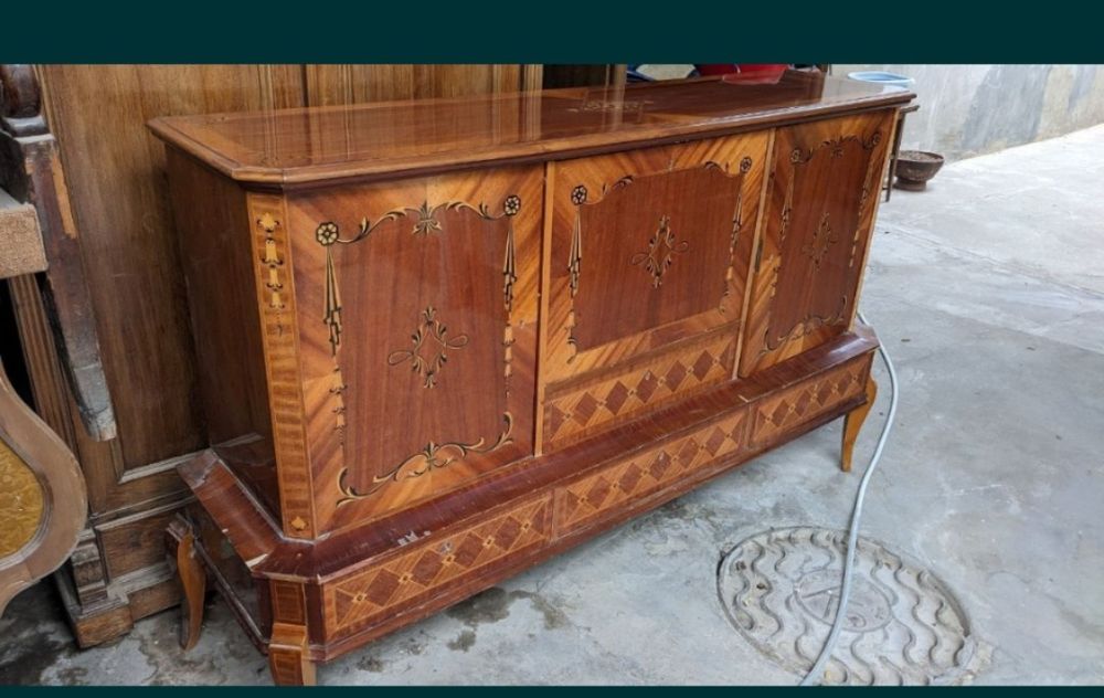 Продам комплект: 2 кресла+ 3 столика. Румыния.