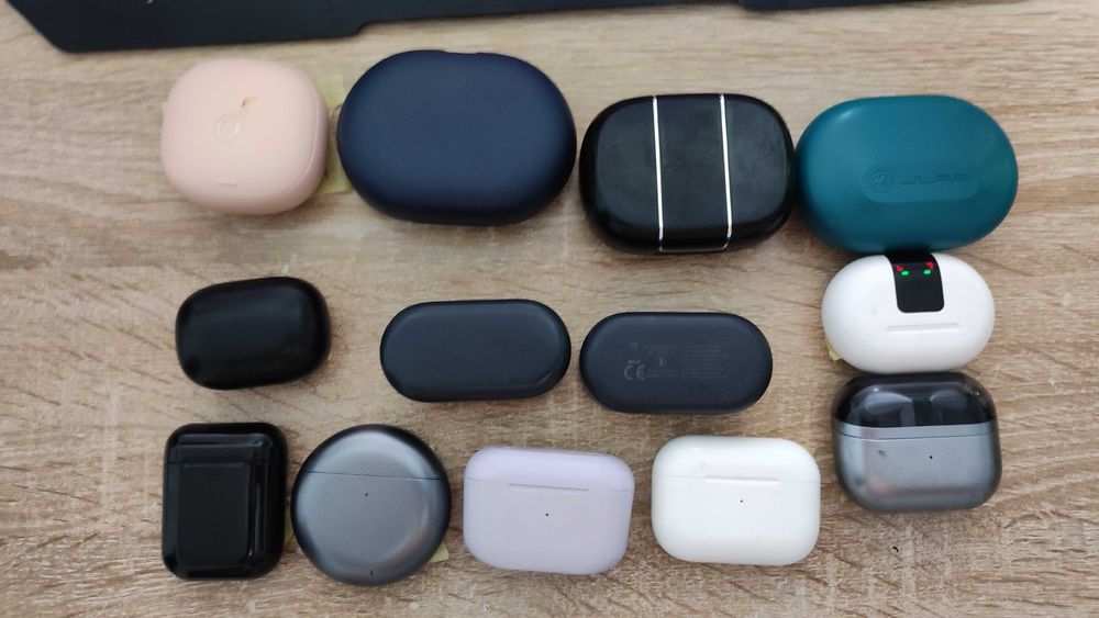 Casti in-ear modele diferite, Samsung, Huawei etc