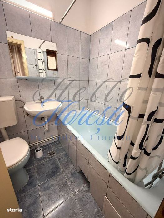 Garsoniera 30 mp, Iris