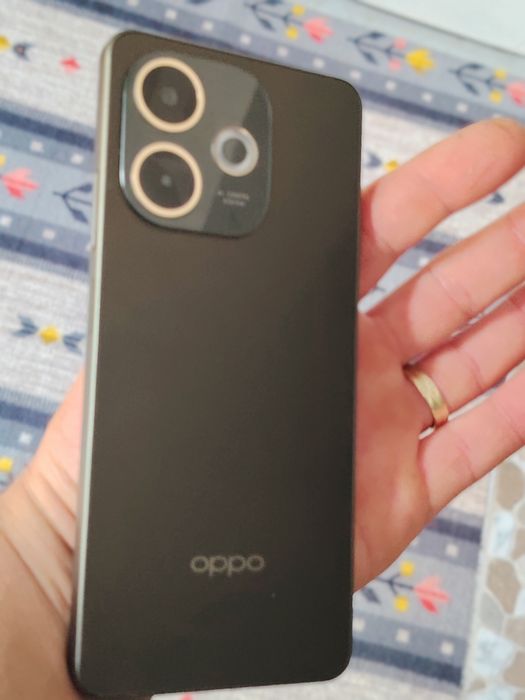 Vând telefon Oppo A5pro 5g