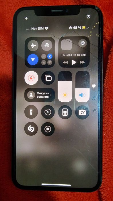 Продам Айфон XS на 64ГБ
