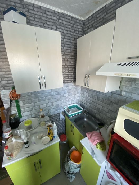 Продам стол и вытяшку