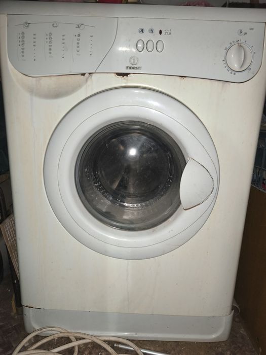 Стиральная машина indesit