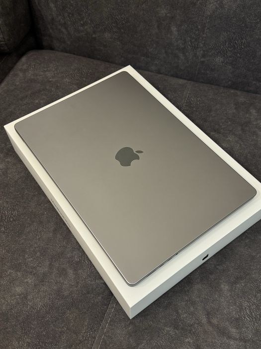 MacBook Pro 16” (M1 Pro, 2021)