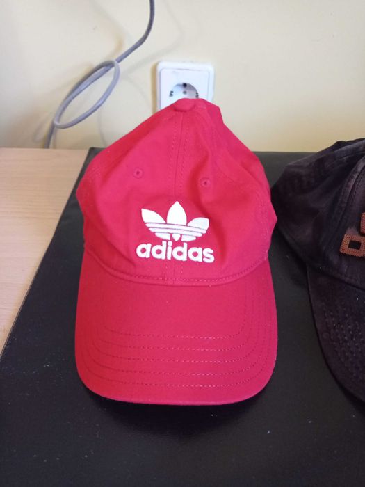 Шапки Adidas, Harley Davidson, Hahnenkamm