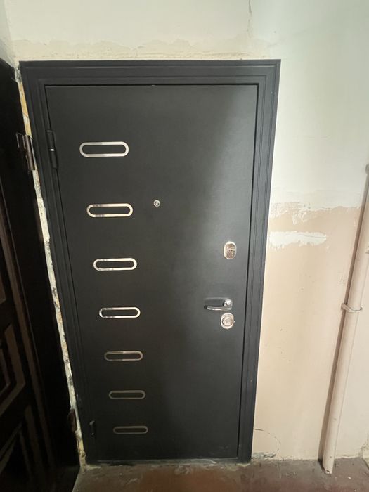 12 kv 20 dom Oazis center 2/4 etaj 2 xona xona/sanuzel razd bez makler