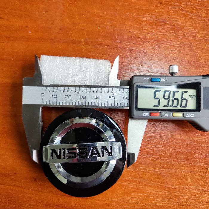 Заглушка диска колпачок Nissan