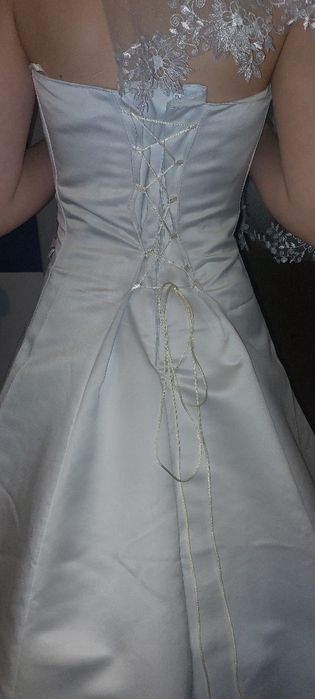 Rochie de mireasă superbă purtată o dată