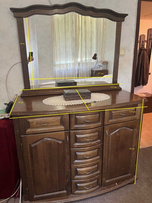 Салонен шкаф с огледало