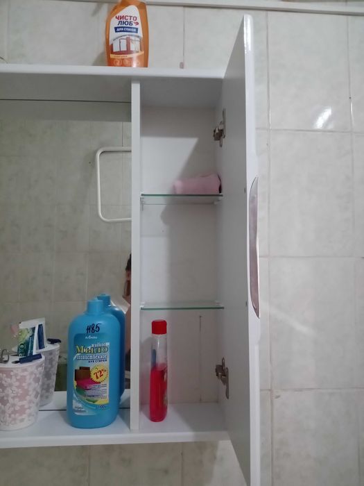 Продам зеркало с раковиной в вану