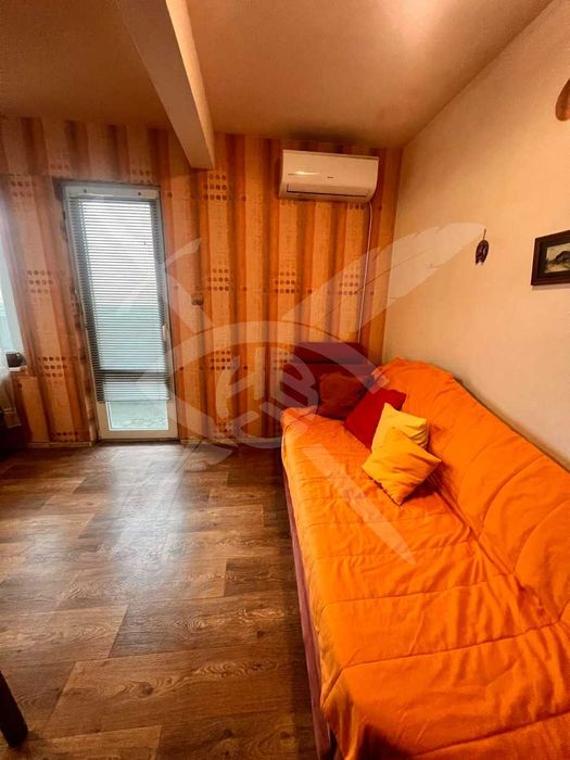 Дава се под наем Двустаен апартамент в Варна, ЖП Гара - 60 кв.м за 350 € - Снимка #2