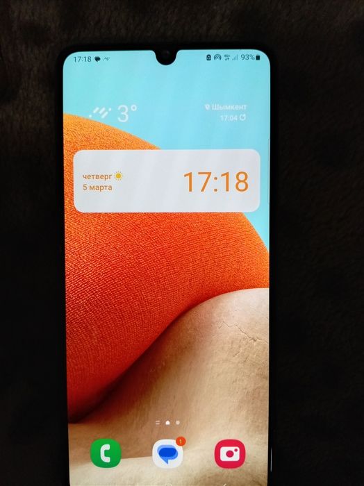 Продаётся телефон