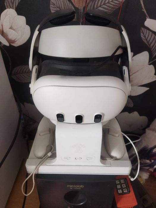 Продам oculus quest 3