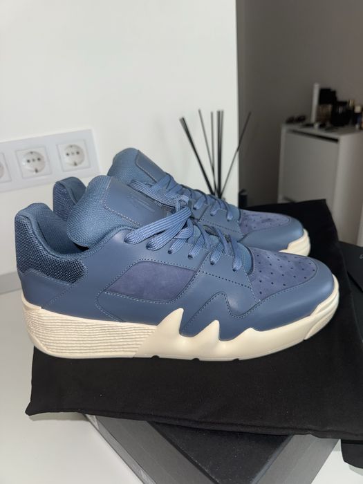 Giuseppe Zanotti Talon