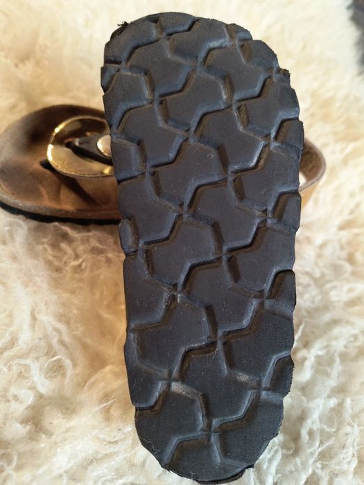 Детски златни сандали Bayton