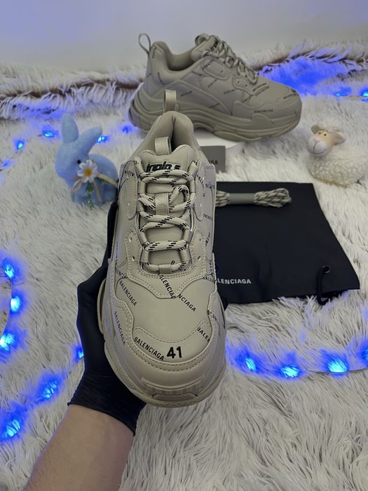 Balenciaga triple s