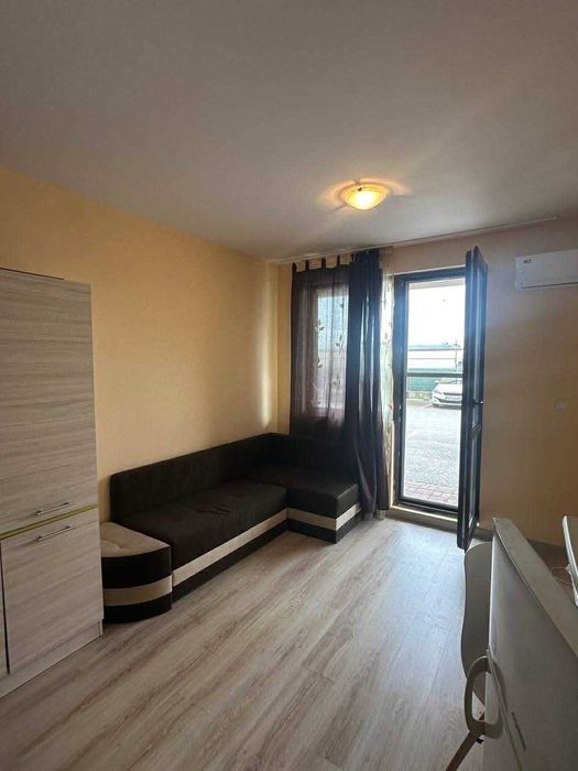 Двустаен ап. под наем в кв. Дружба 2