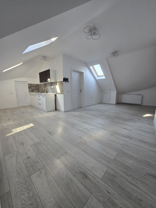 De închiriat !!! Apartament 2 camere / Recent renovat