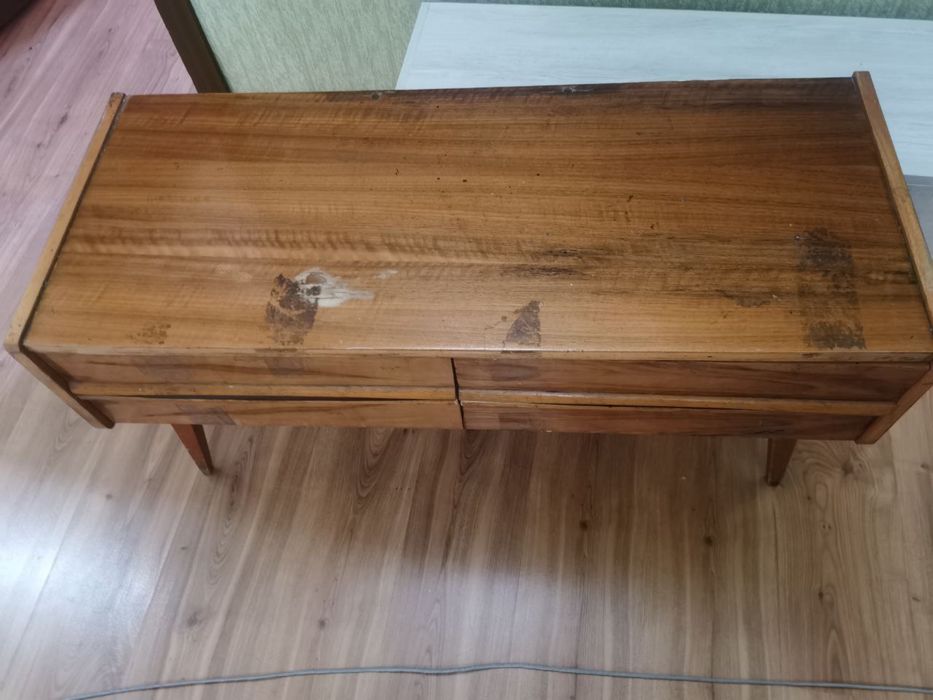 Две деревянные тумбы в состоянии б/у. Устойчивые