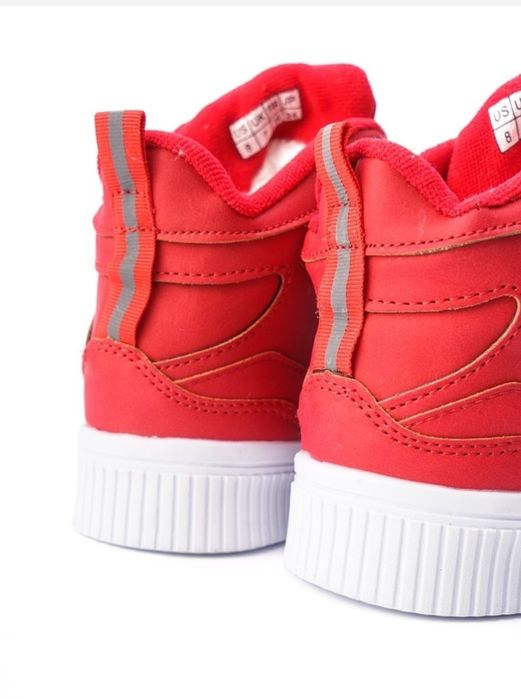 Кроссовки утеплённые 37 рр