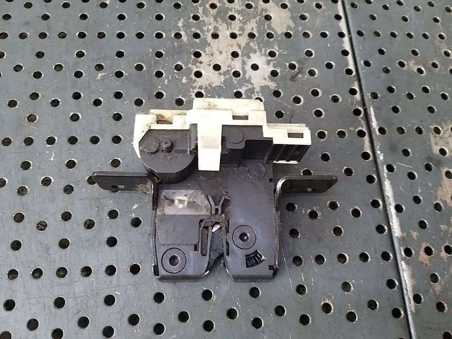 Broasca haion renault clio 3 8200076240e