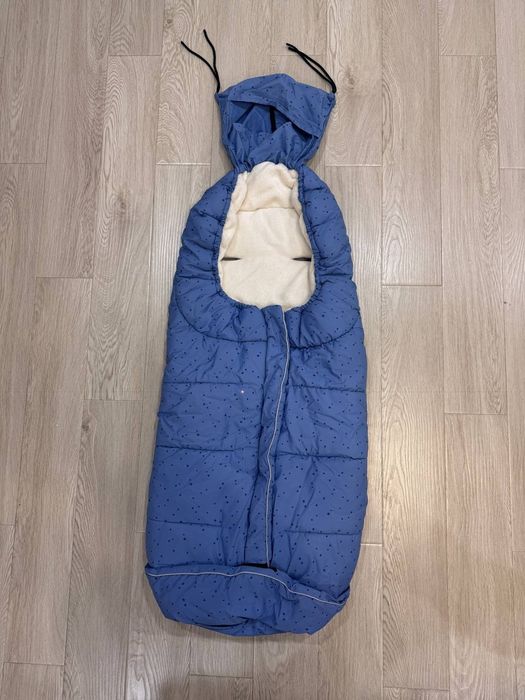 Продаются очень теплый  конверт для коляски с подкладом .