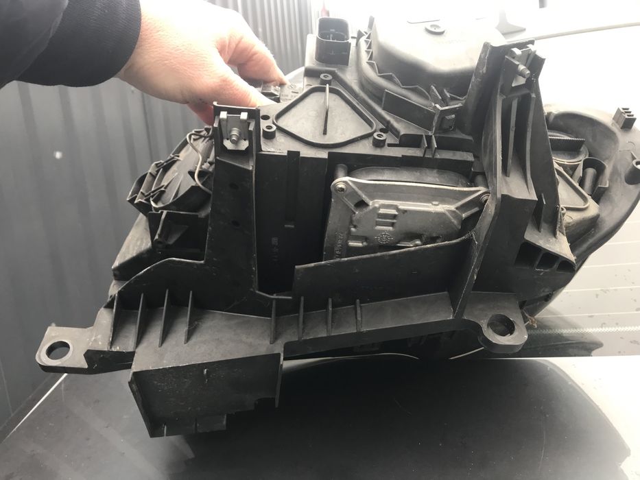 Far stanga dreapta Faruri Bmw X3 E83 Lci Xenon 2007-2010