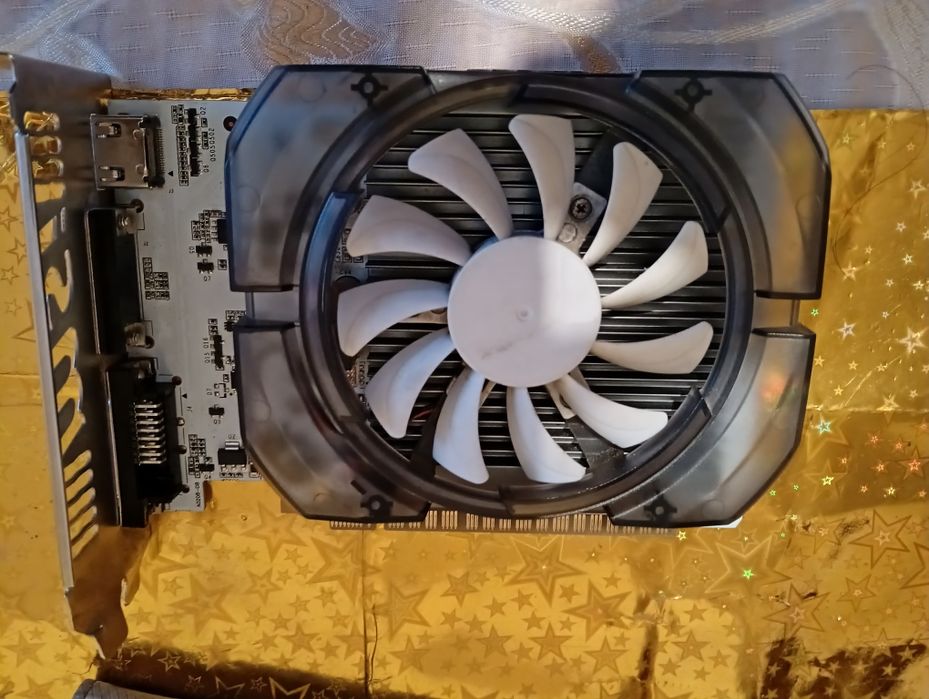 Vind placa video de PC de la MSI perfect funcțională 150lei