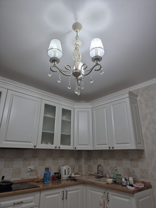 Продам люстру  в хорошем состоянии