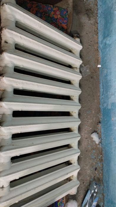 Продам батарею чугунную