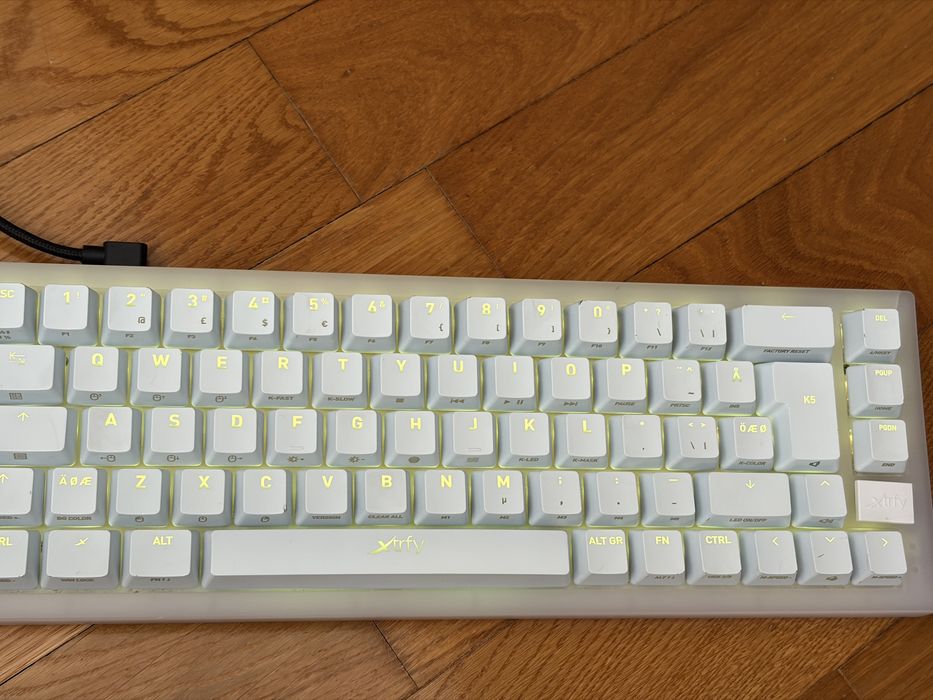 Tastatura mecanica Xtrfy Compact K5