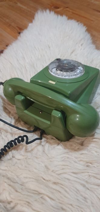 Telefon fix cu disc rotativ din 1985