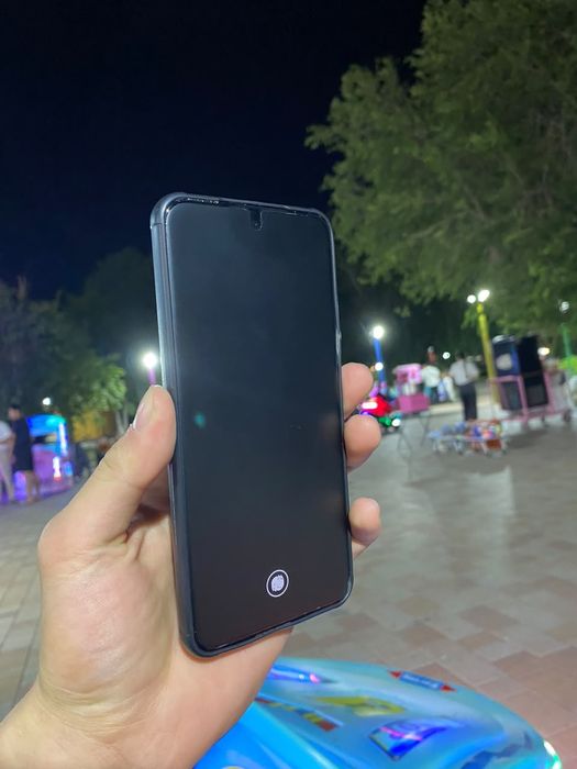 Обмен на айфон/HONOR 200