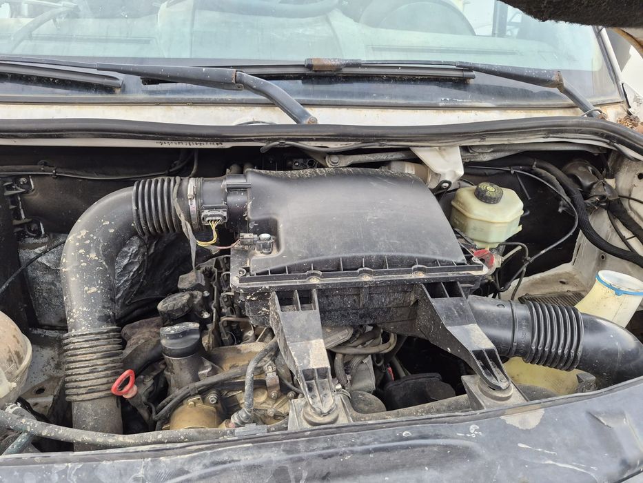 Motor mercedes sprinter 2.2E4 preț fără anexe(se poate porni)
