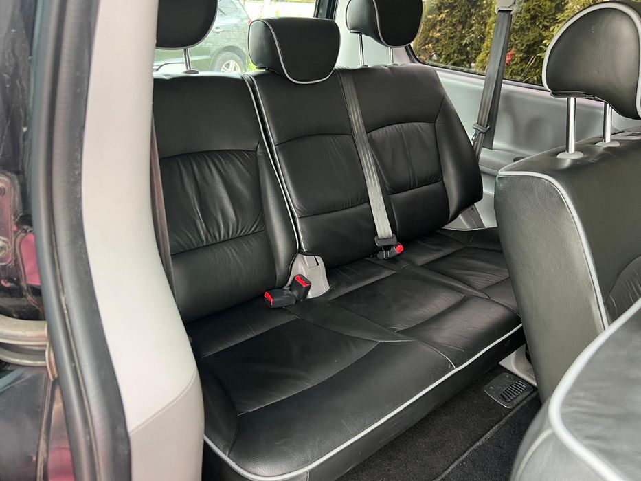 Rent a car Bus Van Microbus Microbuz 8 locuri  8+1