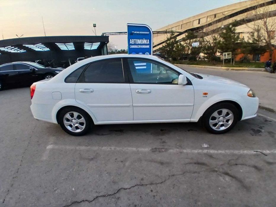 gentra 2021 bely  3 000e