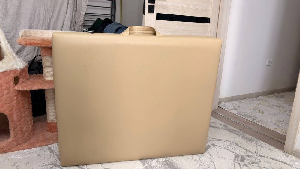 Продам кушетку новая