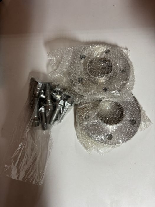 Летни гуми 275/45/20 -FULDA/runflat + бонус фланци и болтове