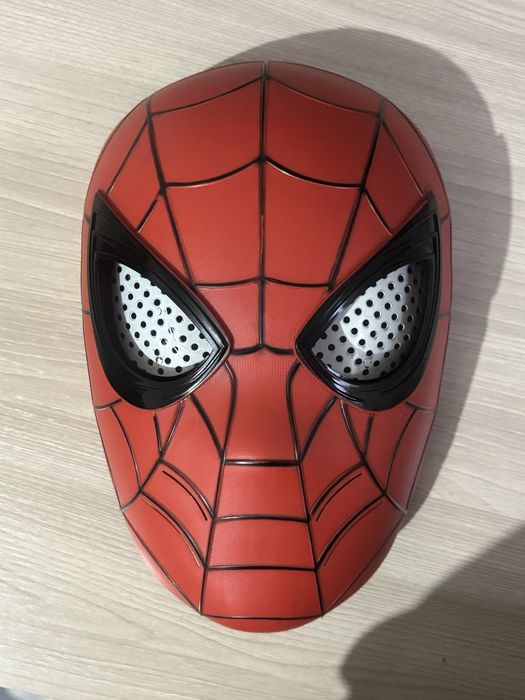 Продам маску человека паука