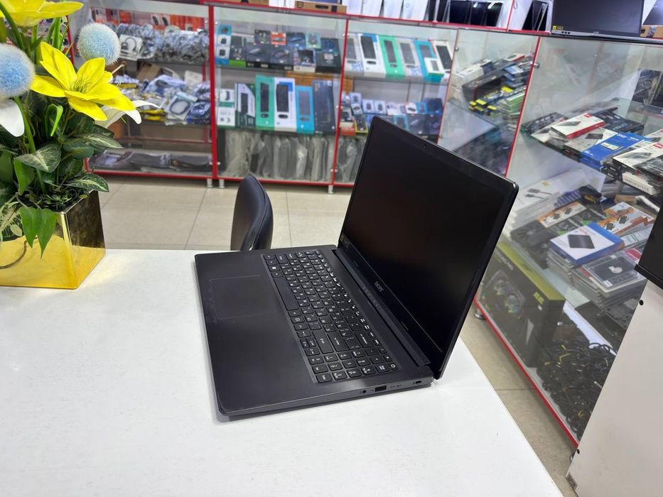 Acer office noutbuk seleron N4020 ddr4 4/1000GB HDD holati yaxshi