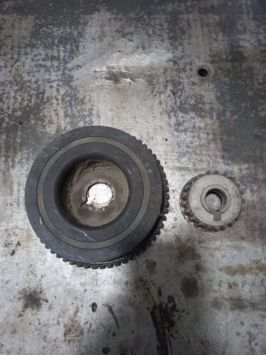 Продам запчасти на 126 двигатель