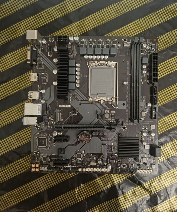 Мат платы B760M Gigabyte LGA1700 DDR4
