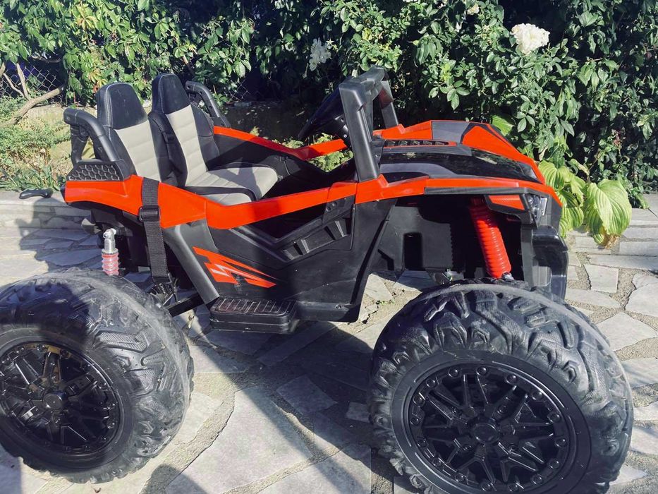 Детски акумулаторен джип с 4 мотора(24V) и родителски контрол