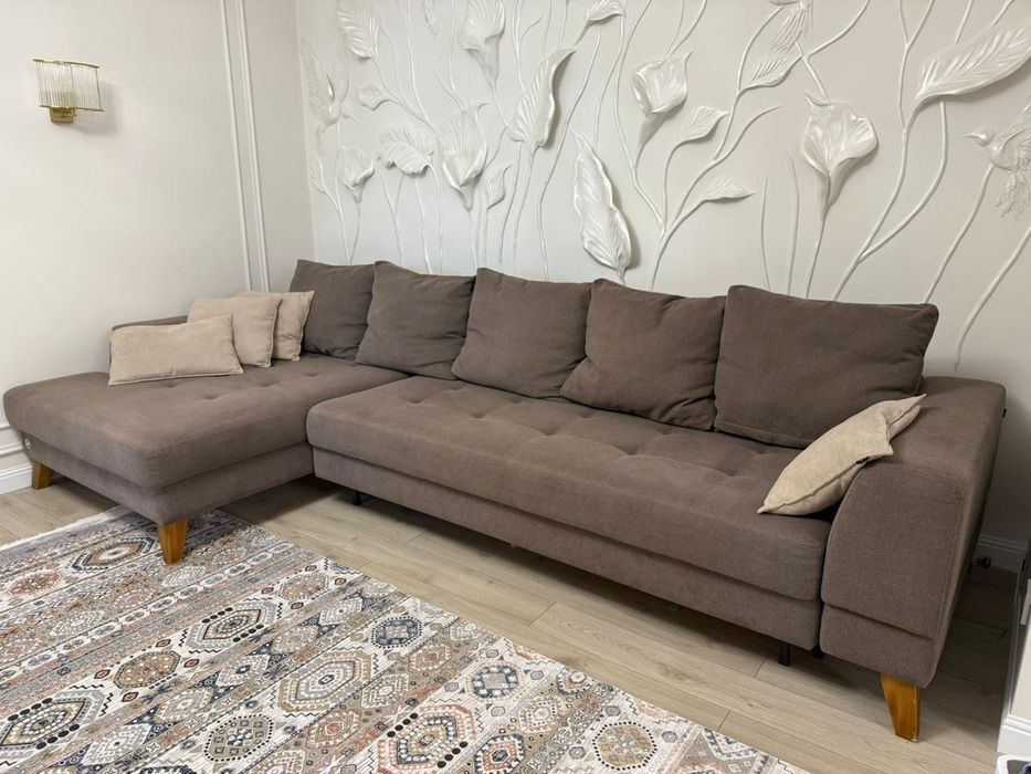 Продаётся диван.