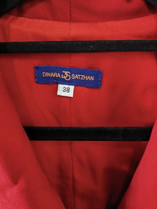 Срочно отдам даром женские вещи!