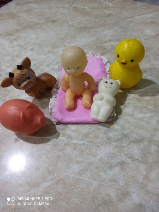 Разные советские игрушки.