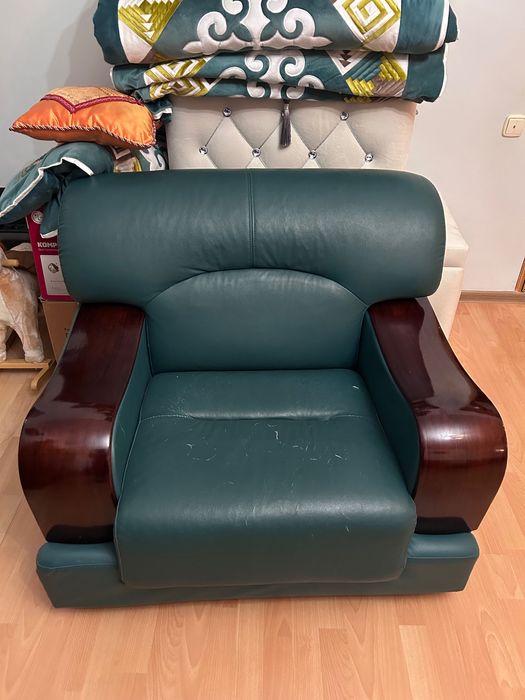 Продам кресло 2 шт,кожа