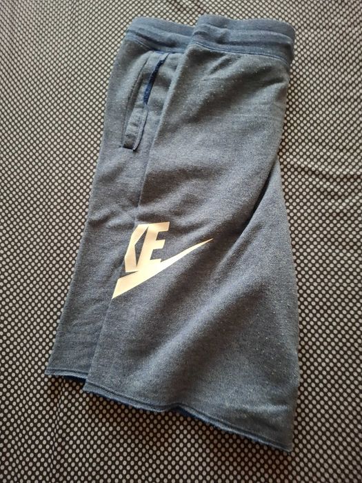 Къси спортни гащи Nike