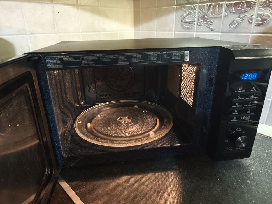 Samsung cuptor cu microunde si airfryer 28 litrii fabricat 2022