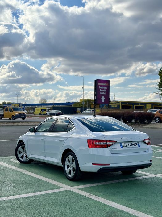 SKODA Superb 2022 — imagine 4
